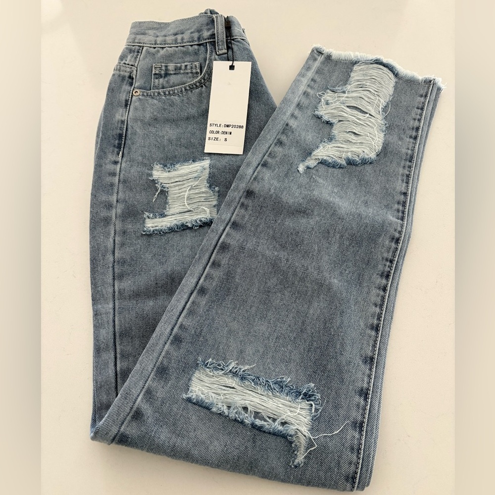 NET! Dance Marvel Distressed Jeans - Picture 1 of 9